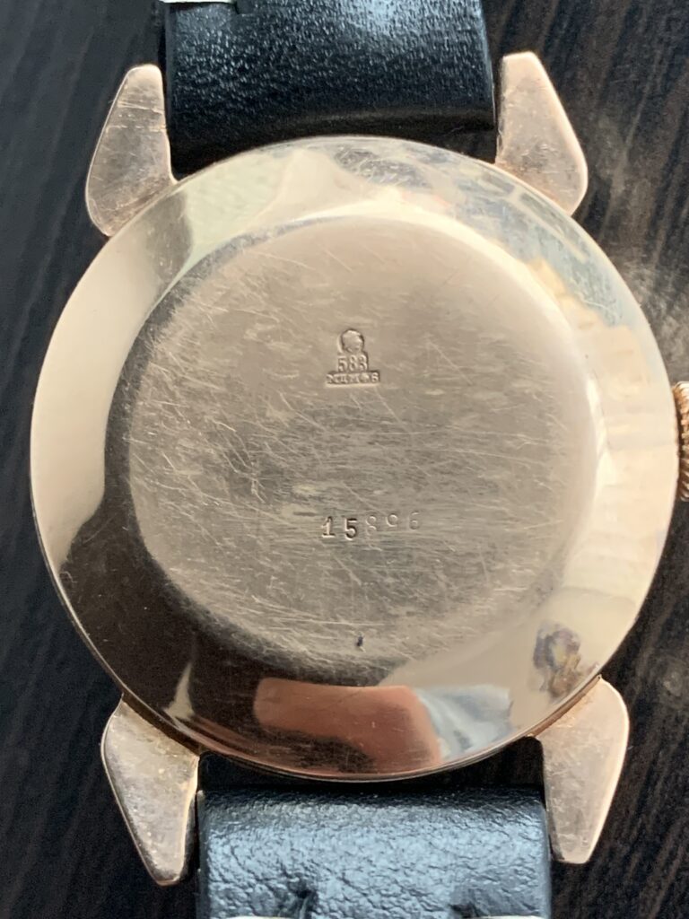 Gold Moskva watch case back