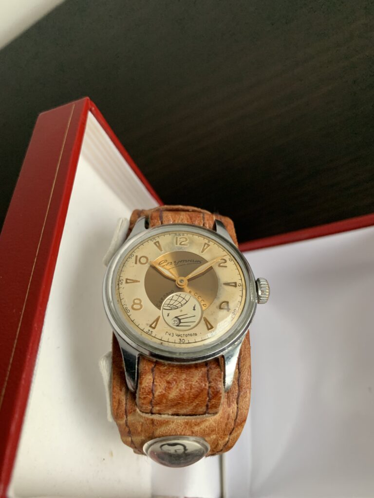 Sputnik ChChZ watch case down