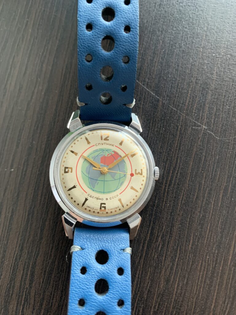 Sputnik white dial strap